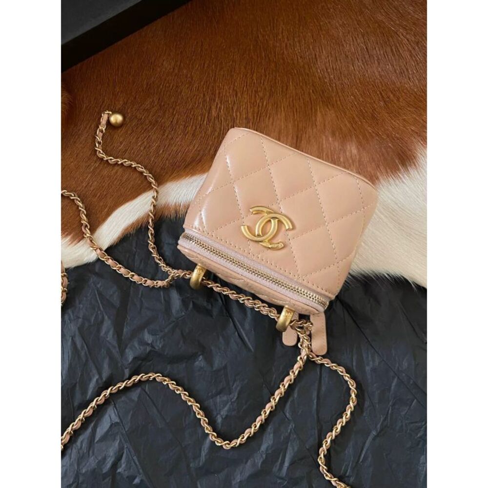 Chanel Women Pre-Loved Bag Very Good Condition
